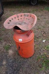 lot 324 image: Vintage Milk Can Stool