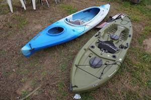 lot 326 image: 2 Kayaks and Water Skis