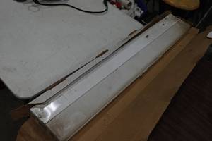 lot 162 image: 36 Undercabinet Light