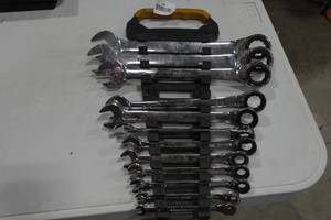 lot 148 image: Ratcheting Wrenches