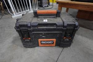 lot 189 image: Large Ridgid Tool Box