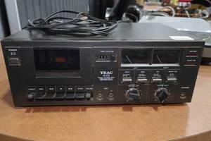 lot 231 image: Vintage Teac Stereo Cassette Deck