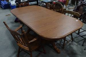 lot 254 image: Kitchen Table and Chairs