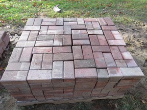 lot 6 image: Pallet of 4 x 8 Patio Blocks and Cut Blocks