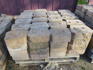 lot 9 image: Pallet of Beveled Retaining Wall Blocks