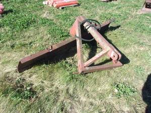 lot 16 image: 9 3PT Blade