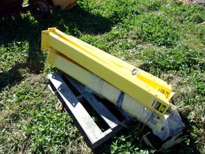 lot 31 image: 8- 4 Tall Forklift Corner Post Protectors