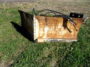 lot 40 image: Skidsteer Mount Homemade V-Plow