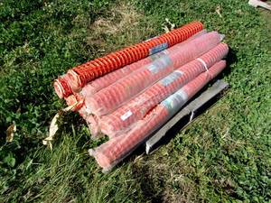 lot 49 image: 10- 4 x 100 Plastic Snow Fence (UNUSED)