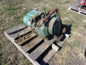 lot 61 image: Onan 5000 Watt Generator (Unknown Condition)