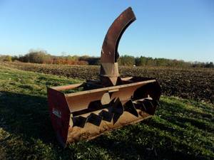 lot 92 image: Lundell 8 3PT Single Stage Snowblower