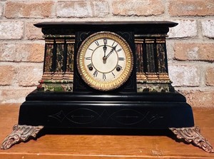 lot 86C image: LL - Antique Black Mantel Clock with Ornate Metal Feet