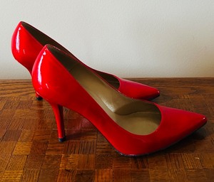 lot 90C image: ULO - Stuart Weitzman Red Patent Leather Heels Size 7.5 Medium