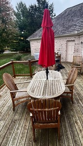 D - Kingsley-Bate Teak Outdoor Patio Set with 4 Chairs, Table and Umbrella