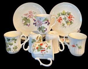 lot 85H image: K - Vintage JWK Bavaria Porcelain Cups and Plates Set with Botanical Fruit Design