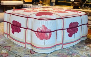 lot 103H image: LL - Vintage Pearson Upholstered Ottoman with Floral Pattern