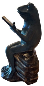 lot 308H image: LL - Frontgate 23-Inch Texting Frog Sculpture