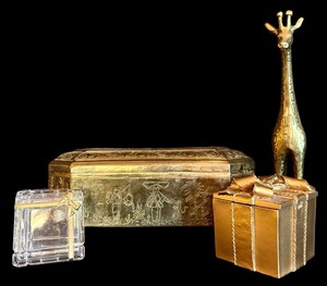 lot 322H image: LL - Christmas Decor Collection with Brass Nora Fenton Box, Gold Gift Box & 8-Inch Giraffe