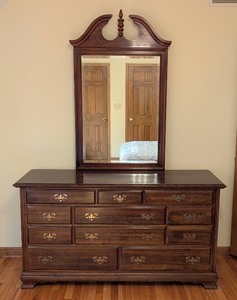 lot 191 image: UL - Vintage Traditional Vintage 9-Drawer Dresser with Ornate Mirror