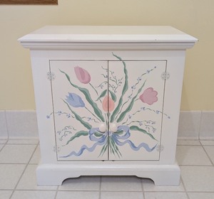 lot 192 image: UL - White Decorative Cabinet with Floral Painted Doors