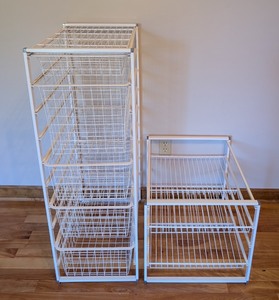 lot 195 image: UL - Set of 2 White Metal Wire Organizer Racks with Drawers