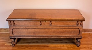 lot 199 image: UL - Vintage Ed Roos Cedar Chest with Turned Details