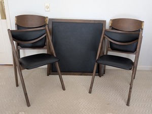 lot 228 image: DR - Vintage Stakmore Folding Table with 4 Folding Chairs