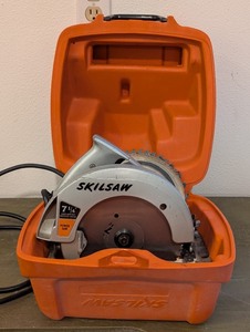 lot 268 image: G - SKILSAW 7-14 Inch Circular Saw Model 574 with Case