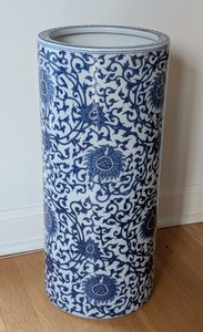 lot 273 image: ML - Blue and White Ceramic Umbrella Holder with Floral Pattern, 19 Inch