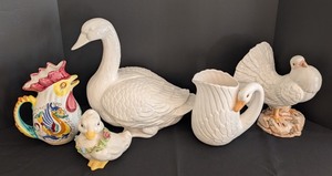 lot 278 image: K - Collection of 5 Ceramic Bird Figurines and Pitchers