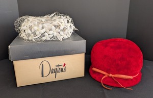lot 286 image: ML - Pair of Vintage Daytons Womens Hats - Red Fur and White Floral with Veil