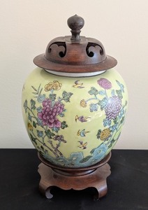 lot 295 image: ML - Hand Painted Porcelain Ginger Jar with Wood Stand and Lid, Floral Motif
