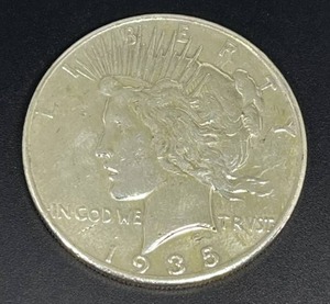 lot 40 image: 1935 Peace Dollar