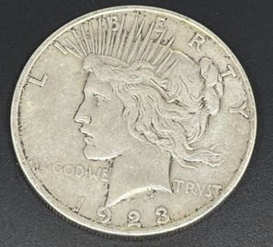 lot 39 image: 1923-D Peace Dollar