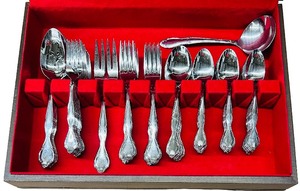Oneida Silverware Tray with Spoons and Forks  15 34 X 10 18 X 3 18