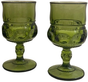 Kings Crown Thumbprint Green Glass Goblets - Qty 8  5 34 Tall, 2 34 D  TRAY A