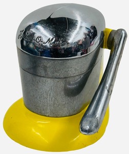 JUICER Vintage Rival Juice-O-Mat Manual Citrus Juicer featuring a Chrome Top and a Yellow Base