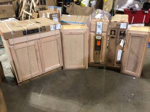 lot 39 image: Lot of Assorted Kitchen Cabinets Damage on Some Units Various Models and Conditions Customer Returns See Pictures
