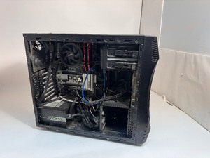 lot 1 image: Gaming Computer Tower - Untested