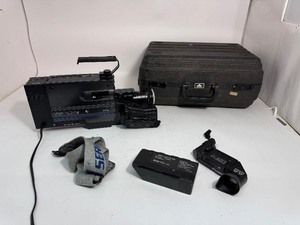 lot 16 image: Vintage Sears Color Video Camera