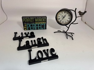 lot 31 image: Lot of Decor