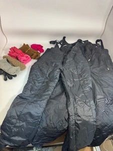 lot 66 image: Snow Pants & Gloves