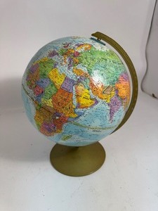 lot 46 image: World Globe