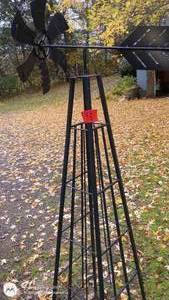 lot 98 image: Outdoor Metal Decorative Windmill Yard Ornament