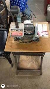 lot 135 image: Delta 1 Belt5 Disc Sander on Stand