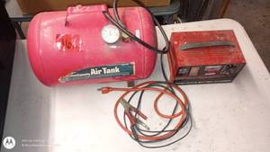 lot 162 image: 5 Gallon Air Tank and Century 10 Amp Deep Cycle Battery Charger