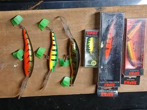 lot 242 image: Set of 6 Rapala Fishing Lures Assorted Models and Colors