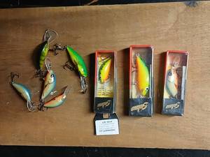 lot 246 image: Collection of 6 Shad Rap Crankbait Fishing Lures