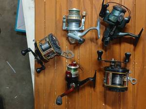 lot 261 image: Collection of 5 Assorted Fishing Reels with Line