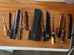 lot 264 image: Collection of 11 Fishing and Hunting Knives with Sheaths